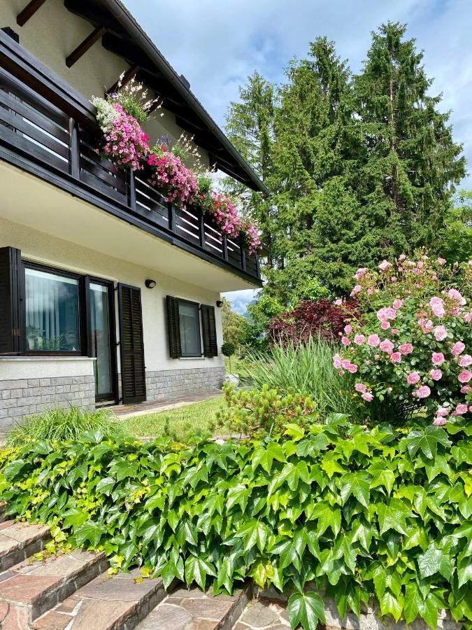 Homestay Ostan Бовец Екстер'єр фото